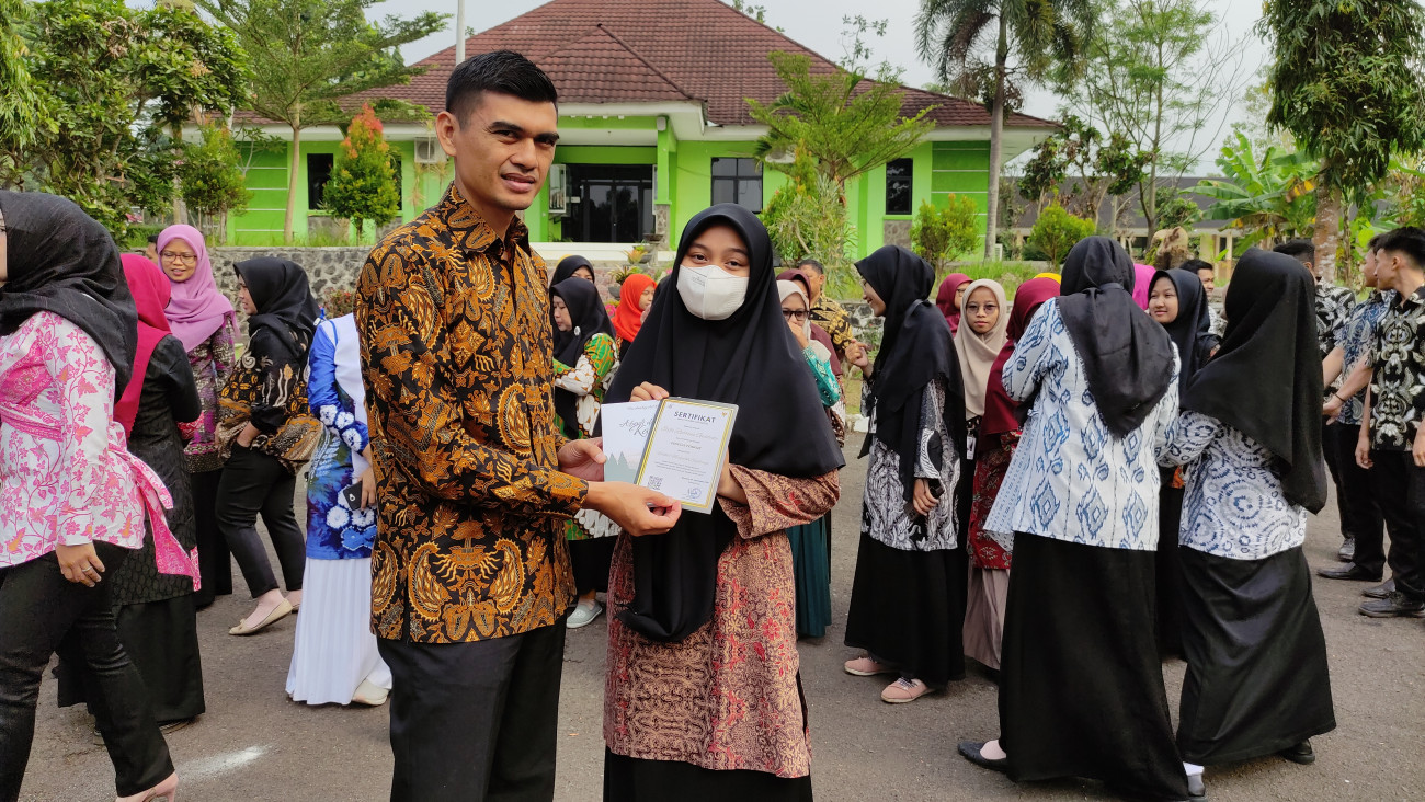Zalfa Syifa Albantini Meraih Juara I MHQ Tingkat Nasional